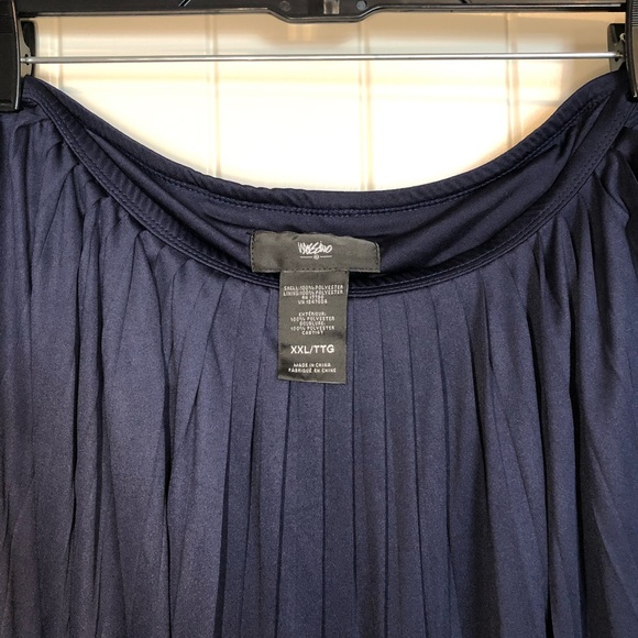 Navy blue pleated maxi skirt - Picture 3 of 3